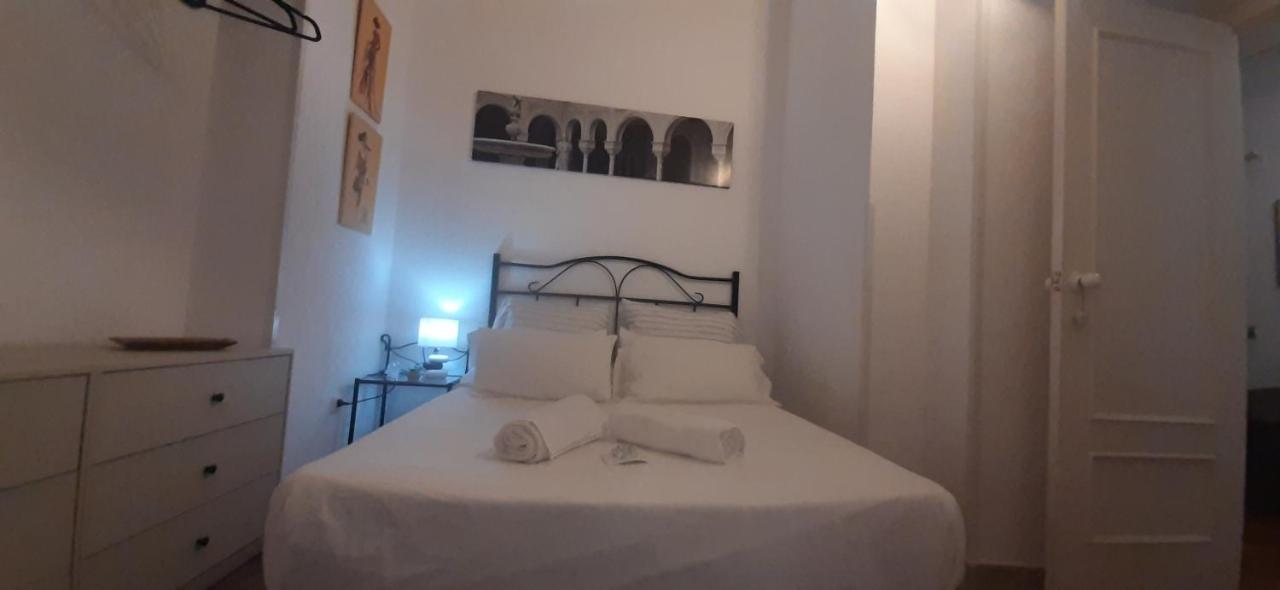 Apartamento Descalzos Sevilla Bagian luar foto