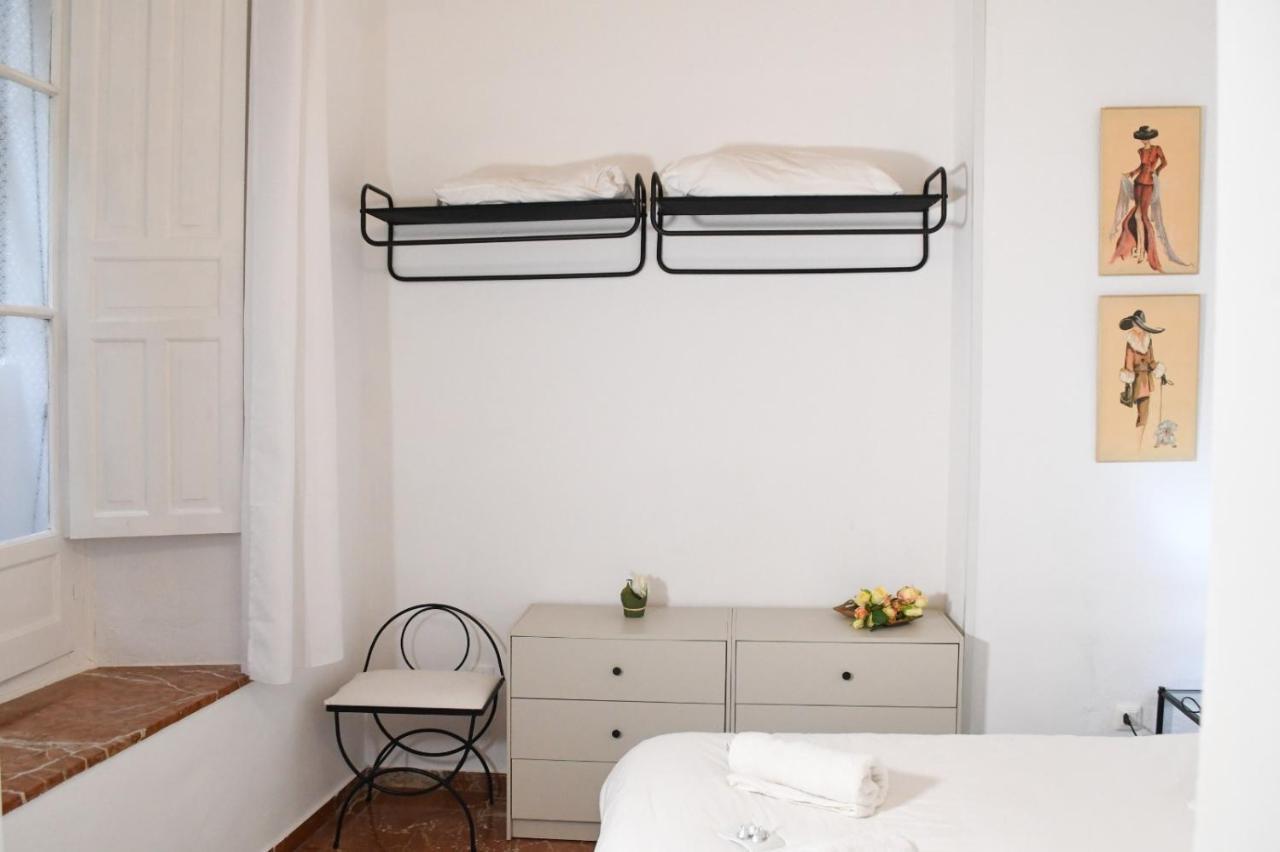Apartamento Descalzos Sevilla Bagian luar foto